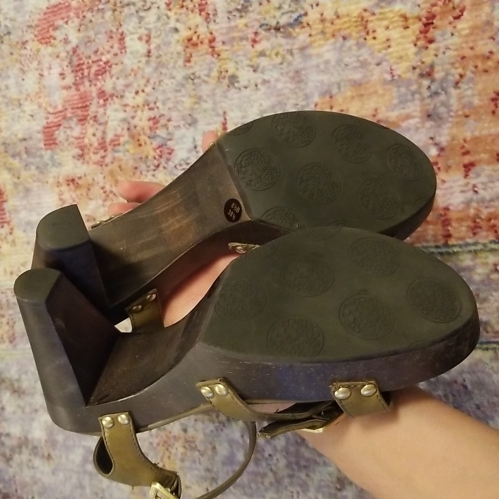 New! Vince Camuto Women's 'Catey' Leather Sandals - Picture 5 of 5